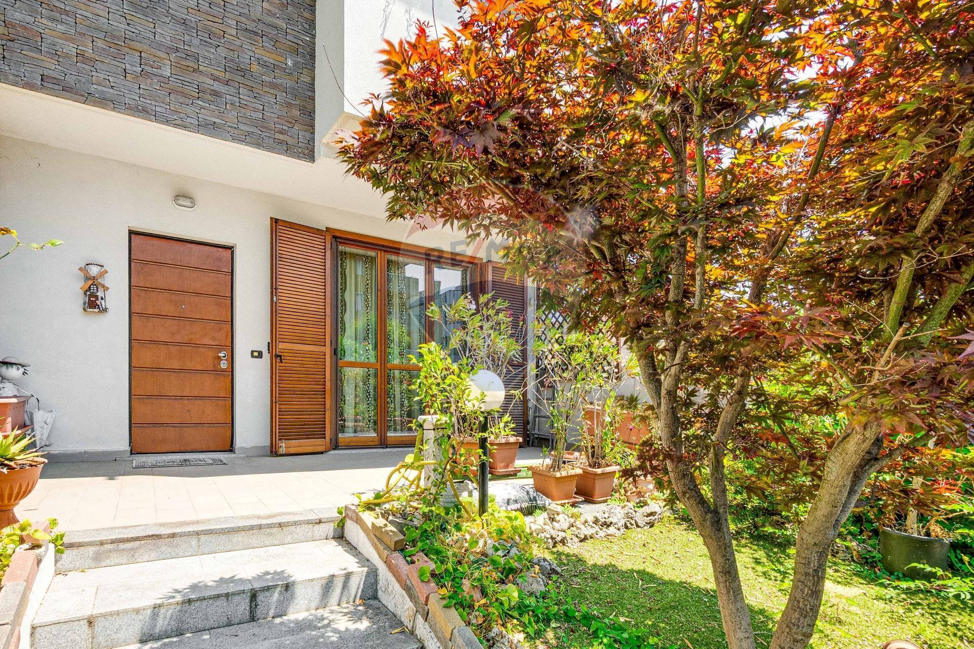 Giardino - Villa a Schiera VIA ROSSINI
 
64, Busto Arsizio - foto 2