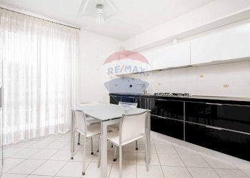 Sala da pranzo - Villa a Schiera VIA ROSSINI
 
64, Busto Arsizio - foto 7