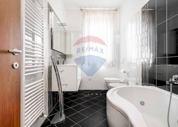 Bagno - Villa a Schiera VIA ROSSINI
 
64, Busto Arsizio - foto 12