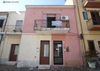 Foto 1 - Casa indipendente Via Vincenzo Tanassi
 
14, Ururi - foto 1