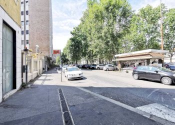 Zona - Magazzino corso Alessandro Tassoni, 38, Torino - foto 14