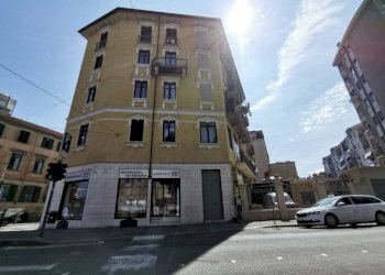 Facciata - Magazzino corso Alessandro Tassoni, 38, Torino - foto 16