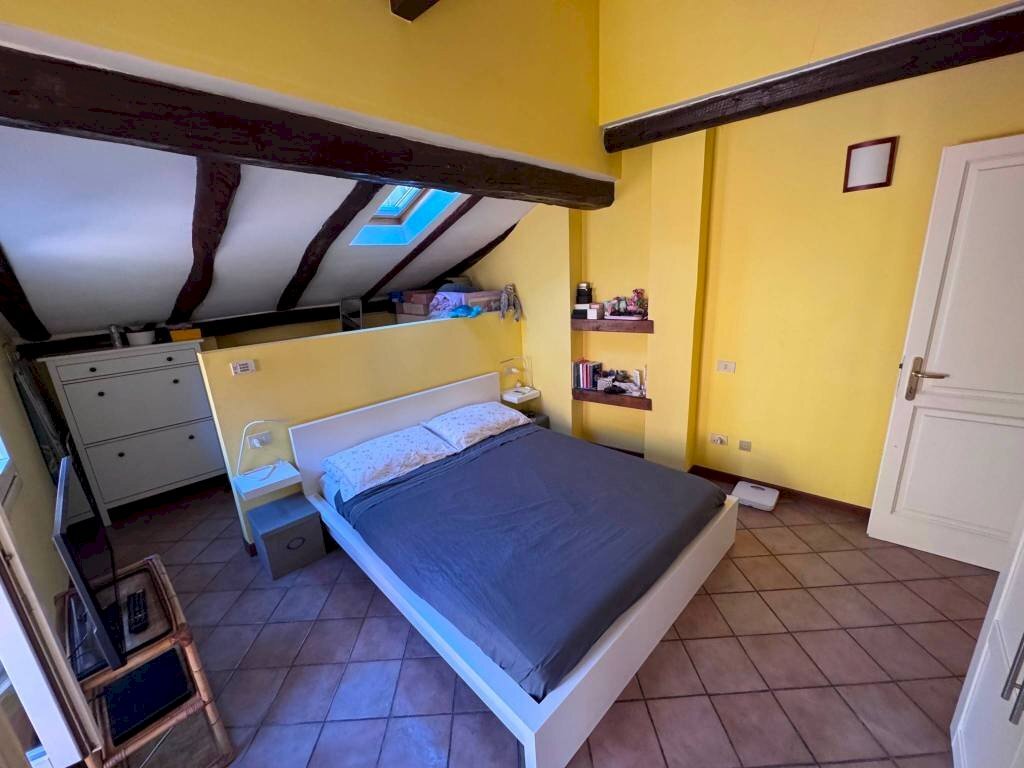 Camera da letto - Bilocale via Altaseta, 10, Bologna (zona Costa Saragozza) - foto 3