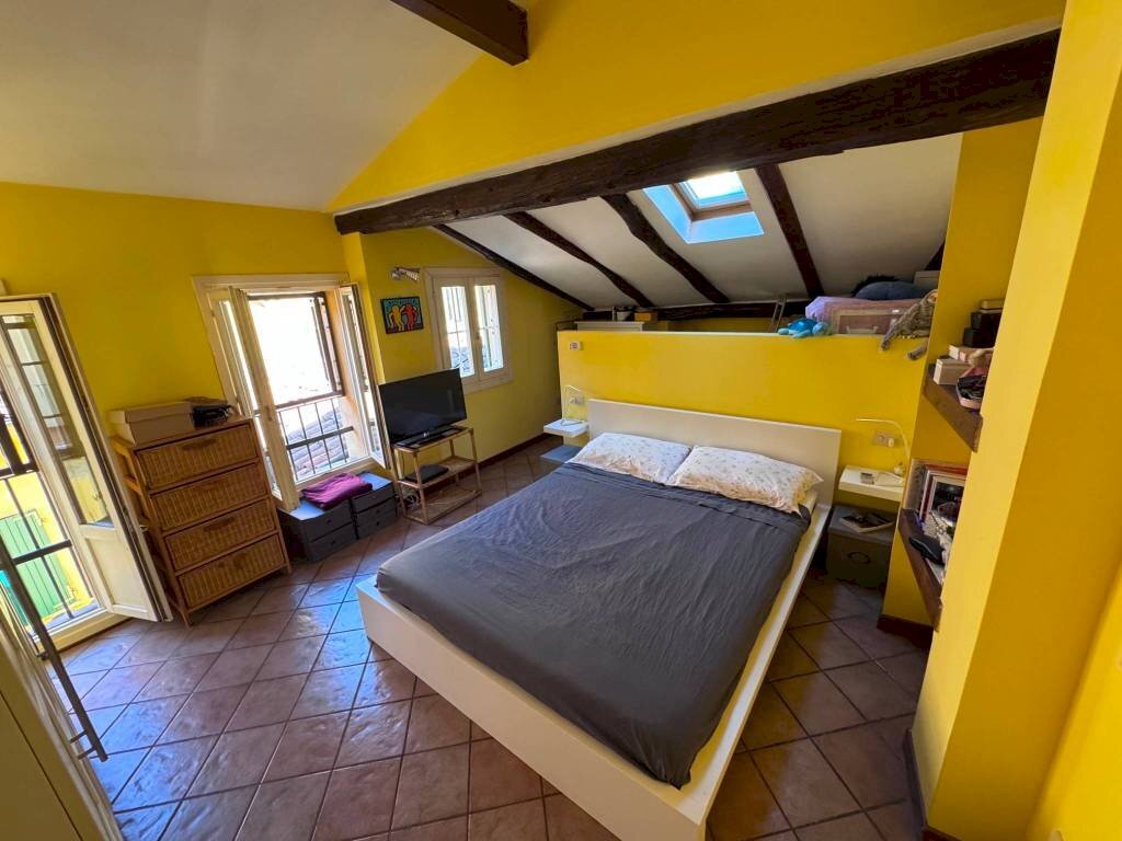 Camera da letto - Bilocale via Altaseta, 10, Bologna (zona Costa Saragozza) - foto 1