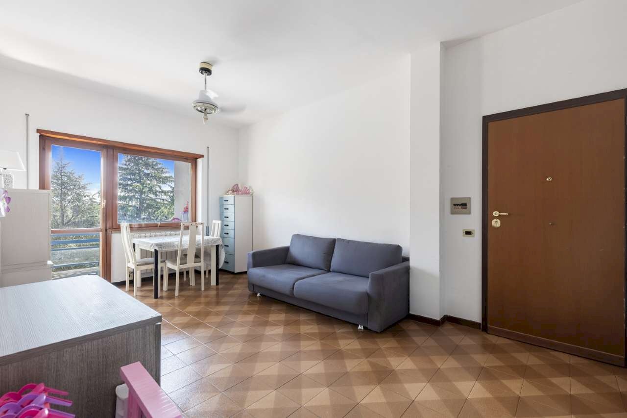 Soggiorno 1. - Bilocale via Padre Alberto Grammatico, Roma (zona Mostacciano) - foto 1