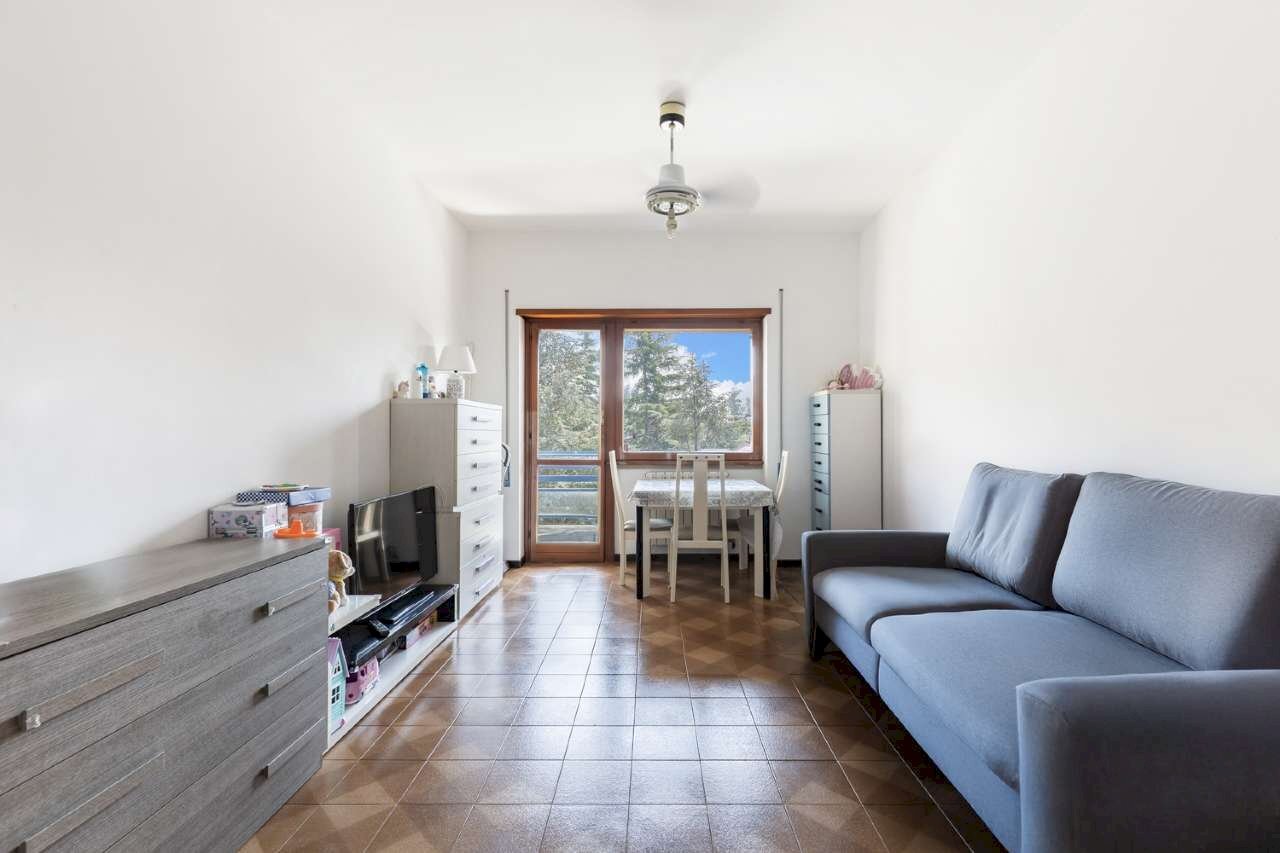 Soggiorno 2. - Bilocale via Padre Alberto Grammatico, Roma (zona Mostacciano) - foto 2