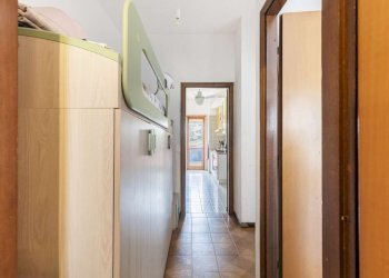 Corridoio 1. - Bilocale via Padre Alberto Grammatico, Roma (zona Mostacciano) - foto 5