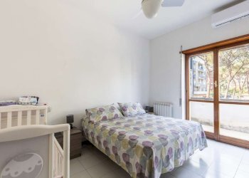 Camera da letto 1. - Bilocale via Padre Alberto Grammatico, Roma (zona Mostacciano) - foto 7