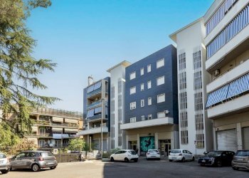 Facciata 1. - Bilocale via Padre Alberto Grammatico, Roma (zona Mostacciano) - foto 28