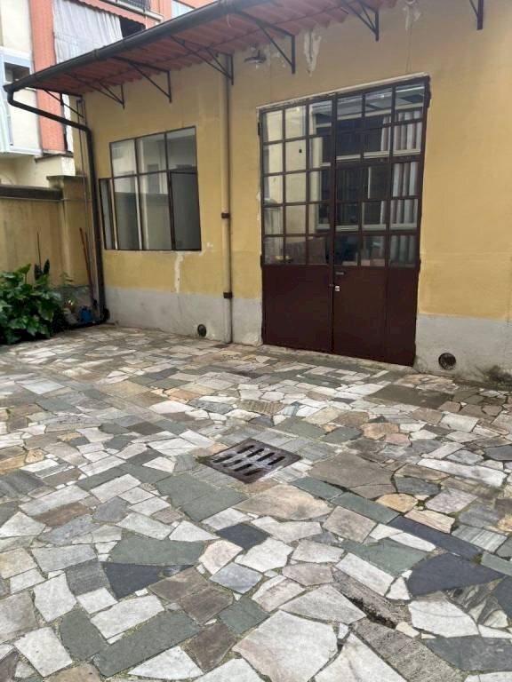 Cortile interno - Warehouse via Nicola Fabrizi, 130, Torino - photo 2