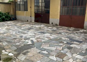 Cortile interno - Magazzino via Nicola Fabrizi, 130, Torino - foto 1