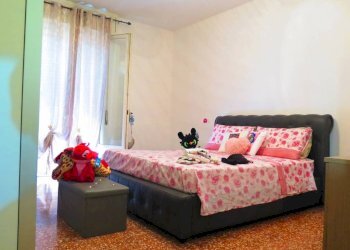 Camera da letto - Trilocale strada Buffolara, 92A, Parma - foto 8