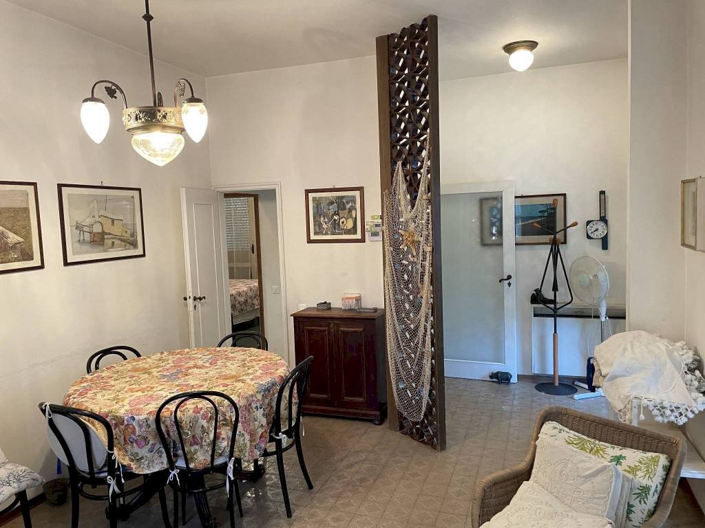 Salone - Villa viale dei Platani, Ravenna (zona Porto Corsini) - foto 3