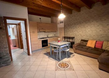 Salone - Bilocale via Montebello, 41, Mariano Comense - foto 1