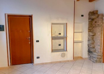 Ingresso - Bilocale via Montebello, 41, Mariano Comense - foto 6