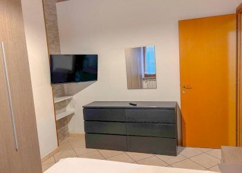 Camera da letto - Bilocale via Montebello, 41, Mariano Comense - foto 8