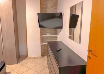 Camera da letto - Bilocale via Montebello, 41, Mariano Comense - foto 9