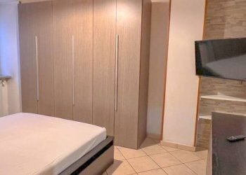 Camera da letto - Bilocale via Montebello, 41, Mariano Comense - foto 10