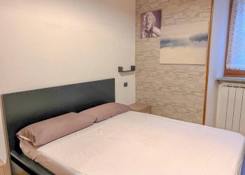 Camera da letto - Bilocale via Montebello, 41, Mariano Comense - foto 11