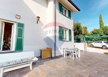 Villa Via Nuova Di Crevari, 169
Voltri, Genova (neighborhood Voltri) - photo 48