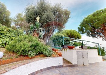 Villa Via Nuova Di Crevari, 169
Voltri, Genova (neighborhood Voltri) - photo 52