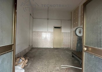 Foto 10 - Locale Commerciale via de santis
 
1, Casoria - foto 10