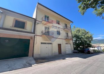 Edificio all\'aperto - Casa semi indipendente Colledimezzo - foto 1