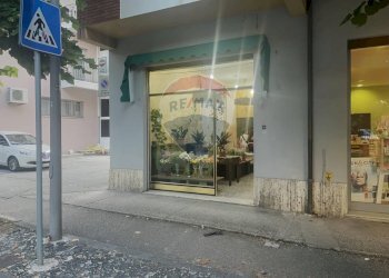 Edificio all\'aperto - Locale Commerciale Viale Cappuccini
 
96, Lanciano - foto 3