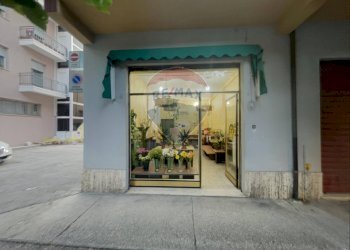 Edificio all\'aperto - Locale Commerciale Viale Cappuccini
 
96, Lanciano - foto 22