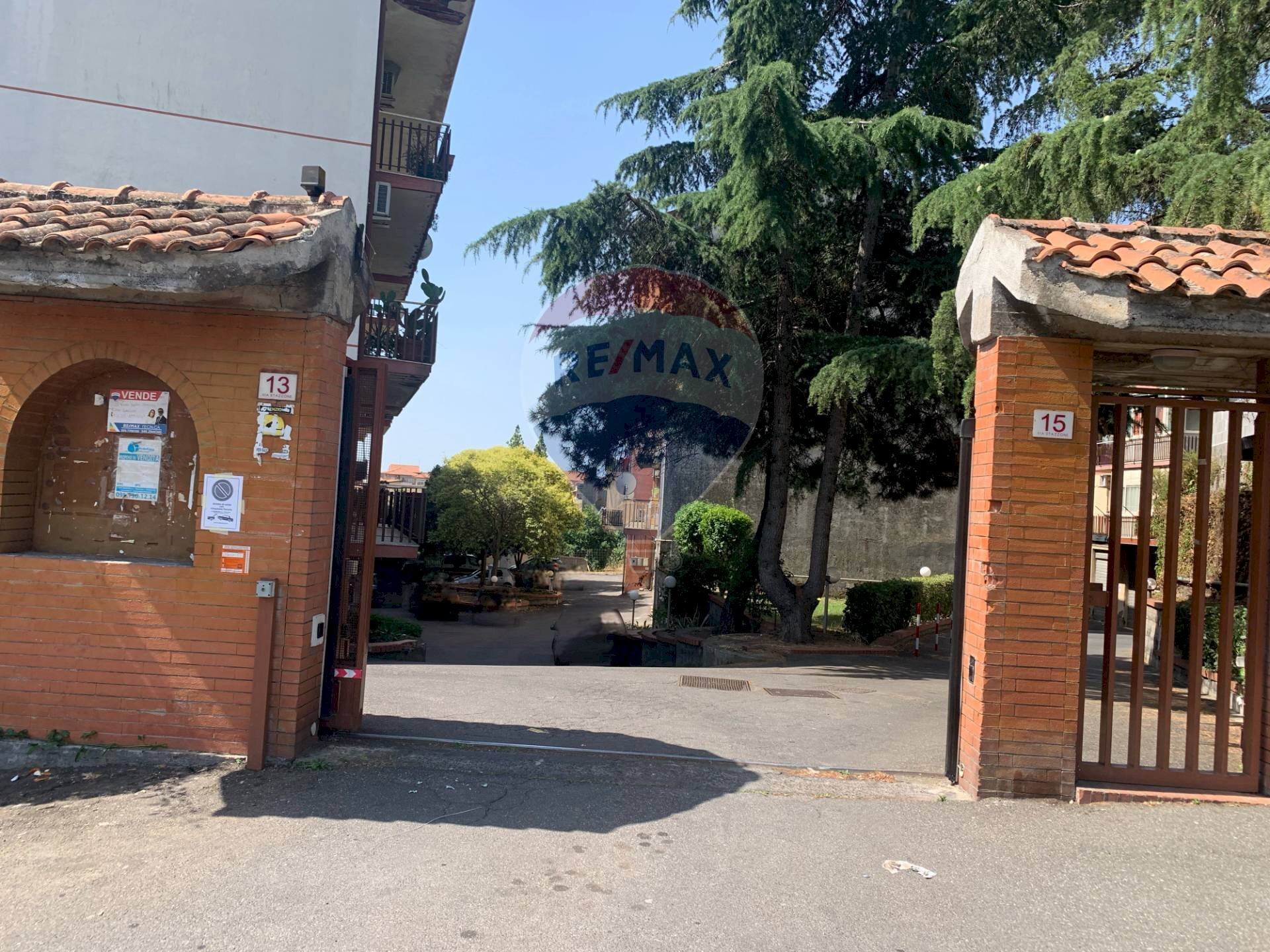 Casa all\'aperto - Box Via Stazzone
 
15, Aci Sant'Antonio - foto 1