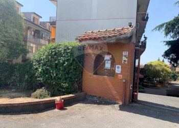 Casa all\'aperto - Box Via Stazzone
 
15, Aci Sant'Antonio - foto 3