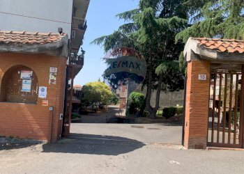 Casa all\'aperto - Box Via Stazzone
 
15, Aci Sant'Antonio - foto 4