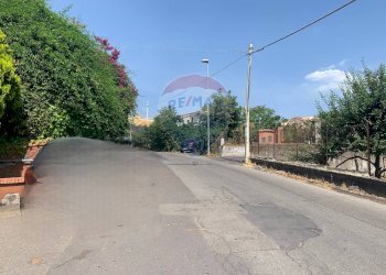 Edificio all\'aperto - Box Via Stazzone
 
15, Aci Sant'Antonio - foto 6