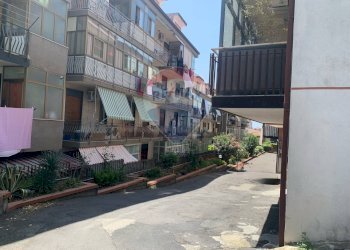 Edificio all\'aperto - Box Via Stazzone
 
15, Aci Sant'Antonio - foto 8