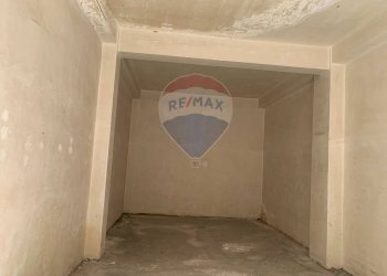 Parcheggio - Box Via Stazzone
 
15, Aci Sant'Antonio - foto 11