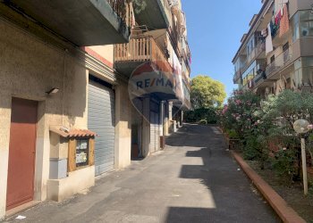 Edificio all\'aperto - Box Via Stazzone
 
15, Aci Sant'Antonio - foto 12