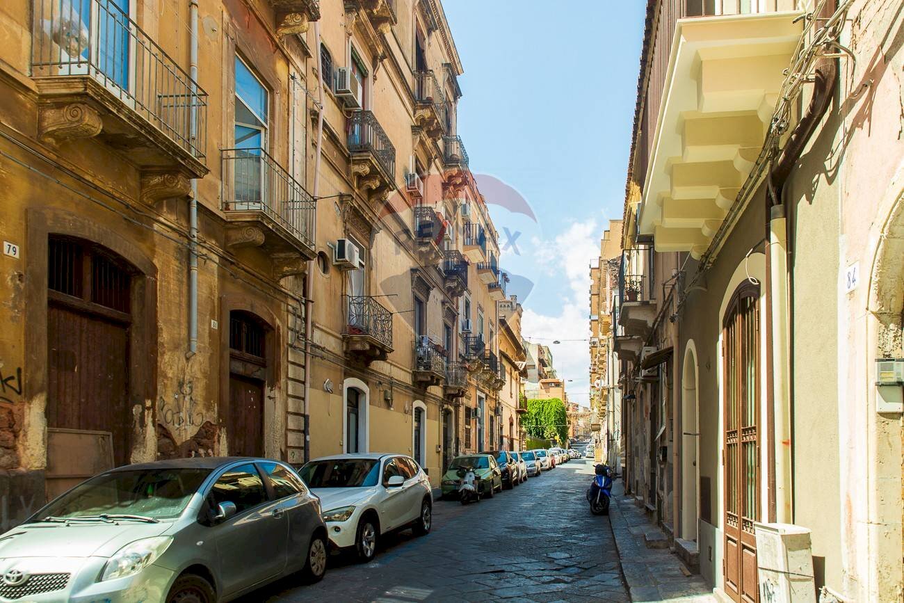 Edificio all\'aperto - Quadrilocale Via Grotte Bianche
 
87, Catania - foto 2