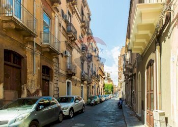 Edificio all\'aperto - Quadrilocale Via Grotte Bianche
 
87, Catania - foto 2