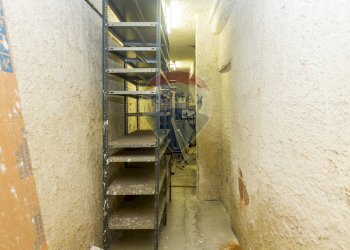 Scale - Quadrilocale Via Grotte Bianche
 
87, Catania - foto 23