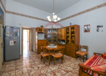 Sala da pranzo - Quadrilocale Via Ex Matrice
 
18, Caltagirone - foto 5