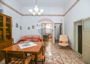 Sala da pranzo - Quadrilocale Via Ex Matrice
 
18, Caltagirone - foto 9