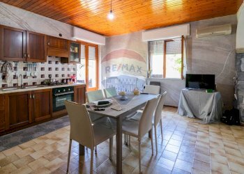 Cucina piano terra - Villa Via Montanara
 
9, Mascalucia - foto 5