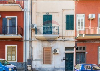 Edificio all\'aperto - Casa semi indipendente Via Antonello Da Messina
 
59, Catania - foto 1