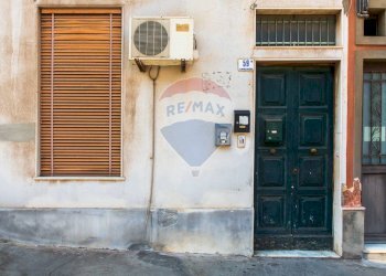 Edificio all\'aperto - Casa semi indipendente Via Antonello Da Messina
 
59, Catania - foto 2