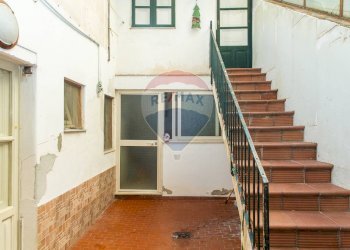 Scale - Casa semi indipendente Via Antonello Da Messina
 
59, Catania - foto 10