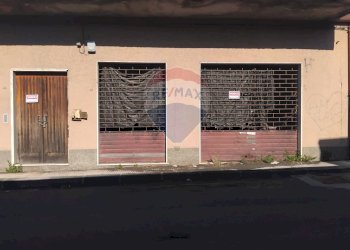 Edificio all\'aperto - Locale Commerciale Via Alessandro Volta
 
64, Santa Venerina - foto 1