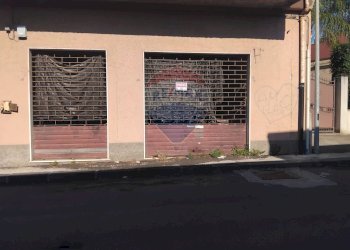 Edificio all\'aperto - Locale Commerciale Via Alessandro Volta
 
64, Santa Venerina - foto 2