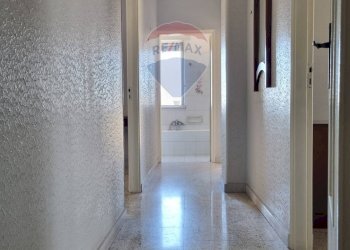 Hall / corridoio - Trilocale via nervesa della battaglia
 
2A, Catania - foto 4