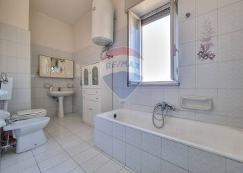 Bagno - Trilocale via nervesa della battaglia
 
2A, Catania - foto 14