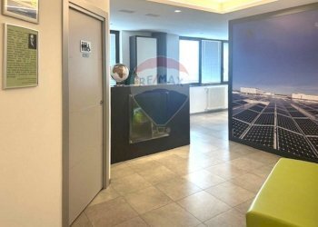 Hall / corridoio - Office Via Case Sparse Europa
13, Nembro - photo 26